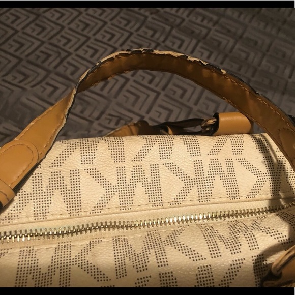 A beautiful mk bag - Picture 3 of 5
